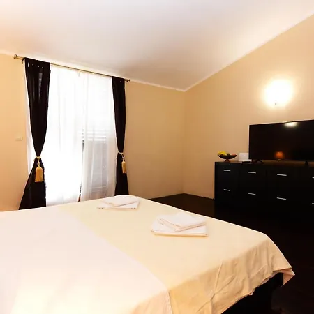 Luxury Uzorita Panzió 4*