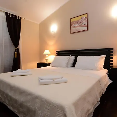 Luxury Uzorita Panzió 4*