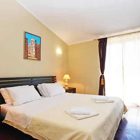 Luxury Uzorita