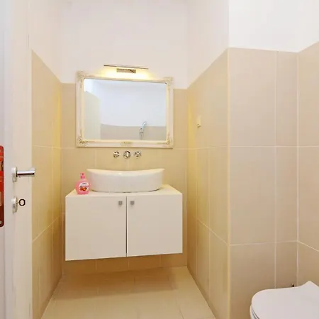 Luxury Uzorita فندق مبيت وإفطار