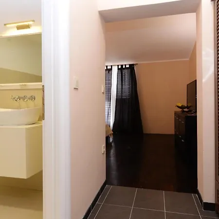 Luxury Uzorita 4*