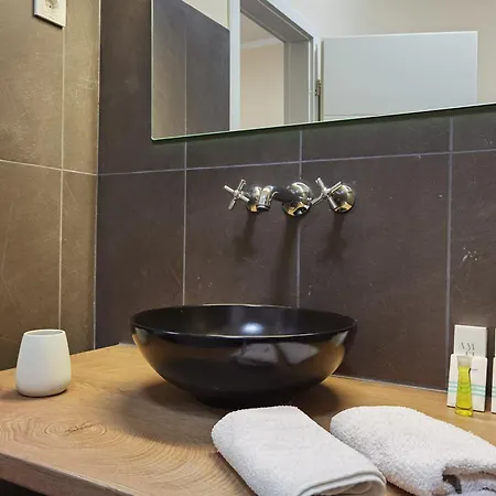Luxury Uzorita Panzió