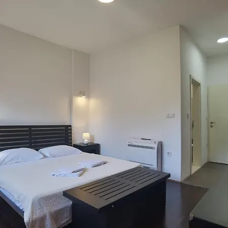 Luxury Uzorita