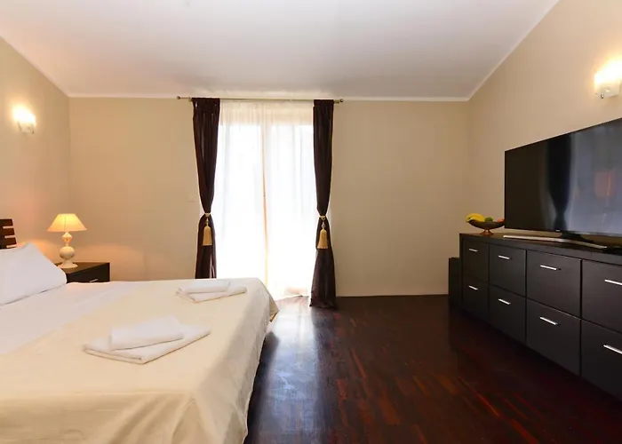 Luxury Uzorita Panzió